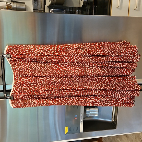 💕J.CREW💕 Gwyneth Pleated Skirt Chiffon ~ Vintage Red Strawberry Print Large - Picture 10 of 16